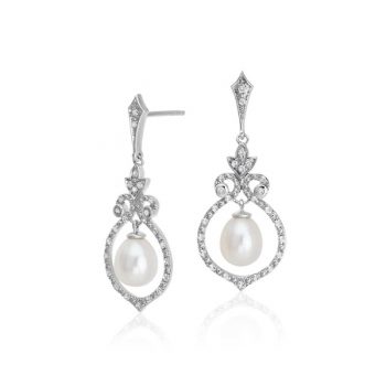 حتى أنا الأثاث